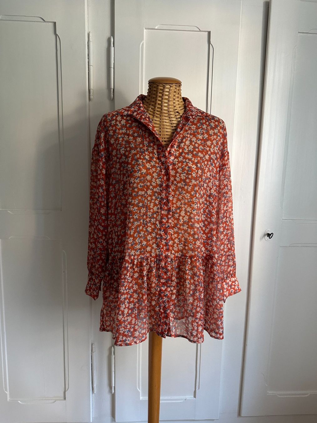 H&M Blusen: Chiffon Tunikabluse rot geblümt - 34 – Gebraucht aus Zürich von Diazaio
