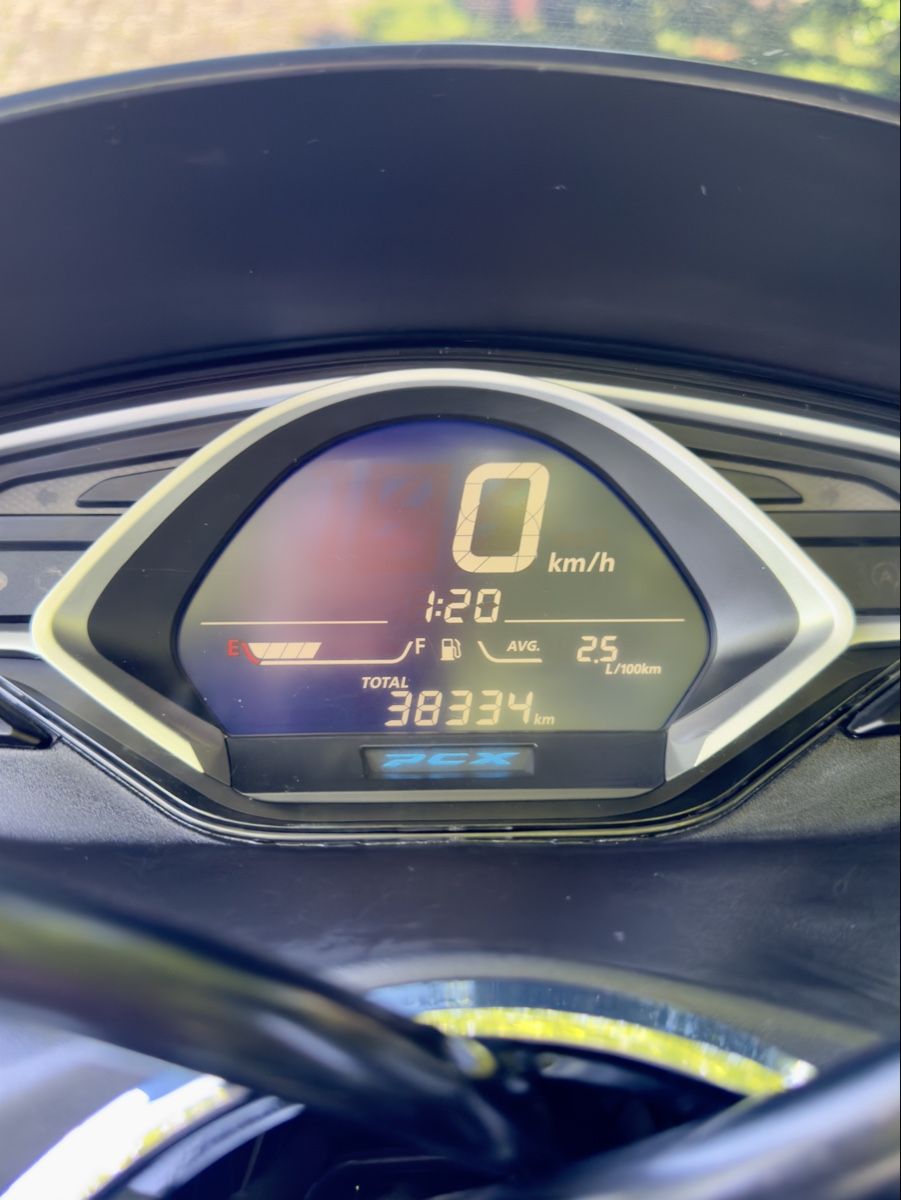 Honda Scooter: Honda PCX ABS 125cc Roller weiss, JG 2018 – Usato da Heerbrugg venduto da pluecki 5