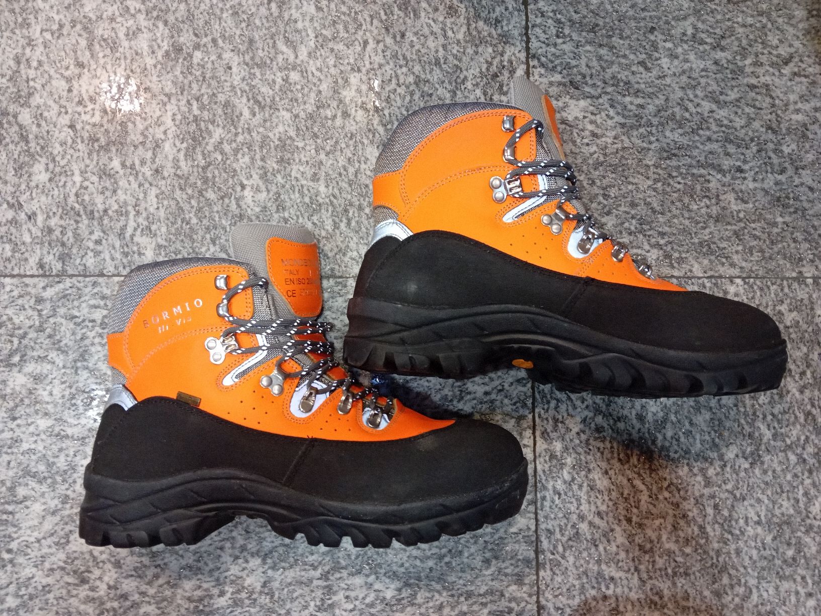 Scarpe da uomo: BORMIO scarpone antinfortunistica 43 – Usato da Biasca venduto da Old_6blh 2