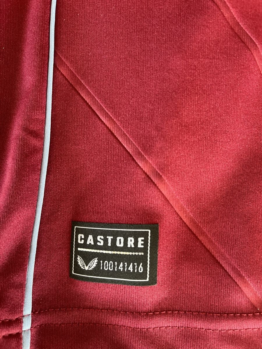 Canottiere & Pantaloni: Aston Villa Trikot – Usato da Besenbüren venduto da eri_j8j6 2