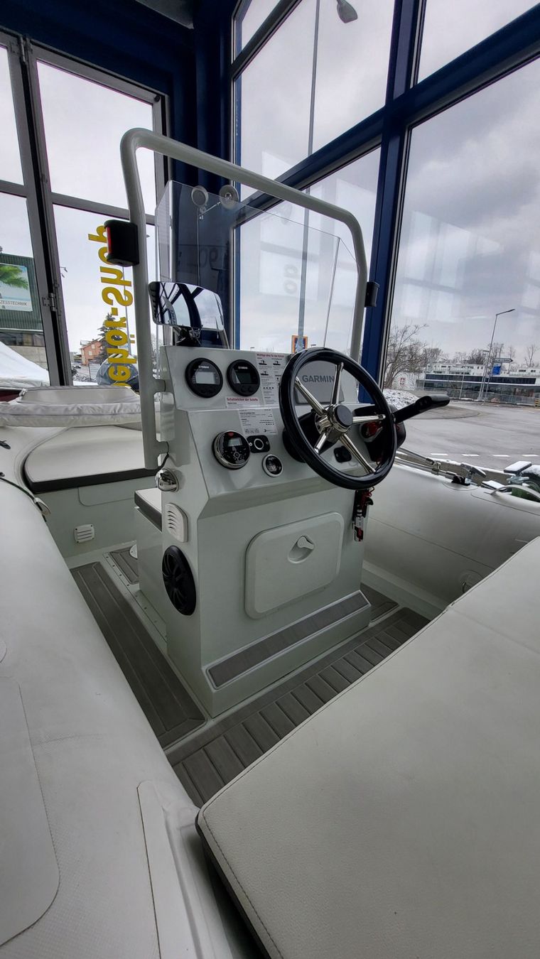 Zar Barche: ZAR mini LUX 15 Festrumpfschlauchboot – Usato da Arbon venduto da watersport10 7