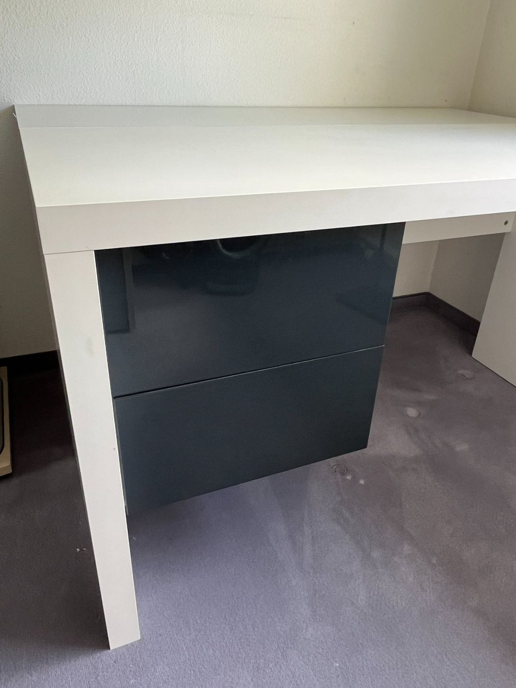 Scrivanie: Bürotisch mit Korpus – Usato da Mönchaltorf venduto da Rog_9by5 1
