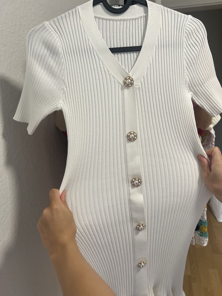 Vestiti: Strickkleid weiss mit Knöpfen kurzarm – Usato da Zürich venduto da R1908 3