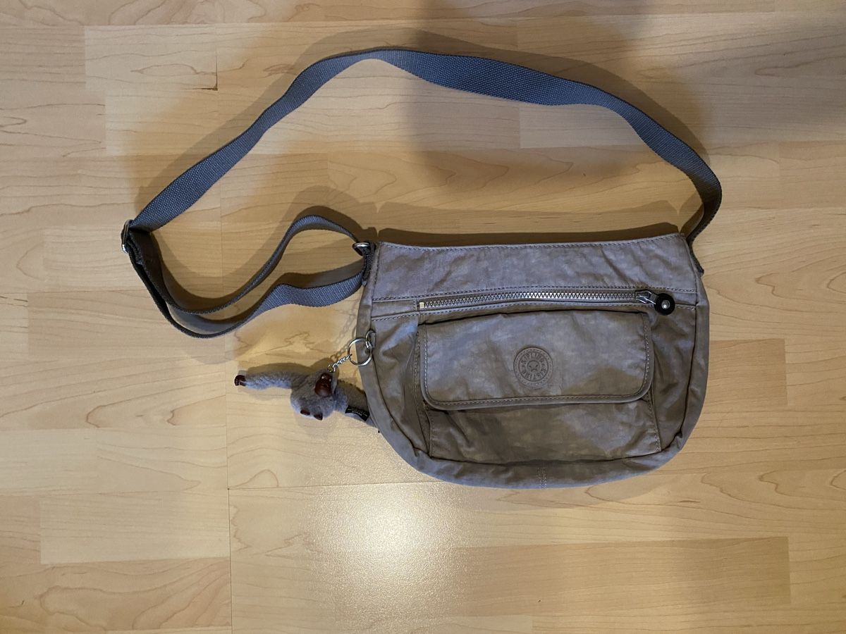 Kipling Sacs femmes: Tasche von Kipling grau – Neuf (Voir description) à Zürich par Wim-Broccoli