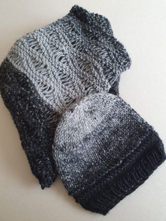 Schal und Mütze als Set, gestrickt