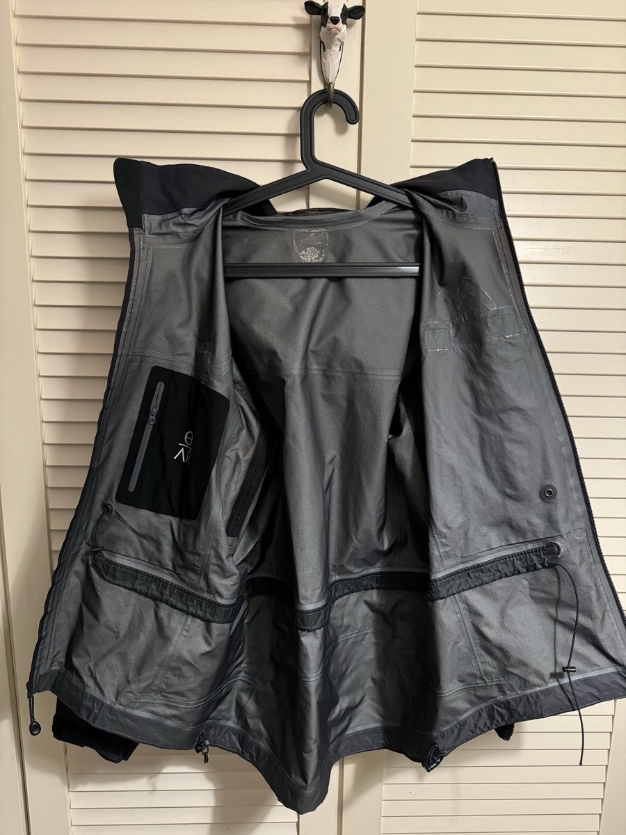 Arcteryx Jacken: Arc’teryx Gore-Tex Pro Jacket  – Gebraucht aus Zürich von Andriy_Zurich 5