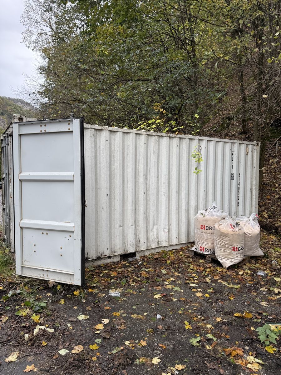 Sonstiges für Büro & Gewerbe: 20-Fuss Seecontainer / Lagercontainer mit Elektroinstallatio – Gebraucht aus Balsthal von JaBaIndustrie 1