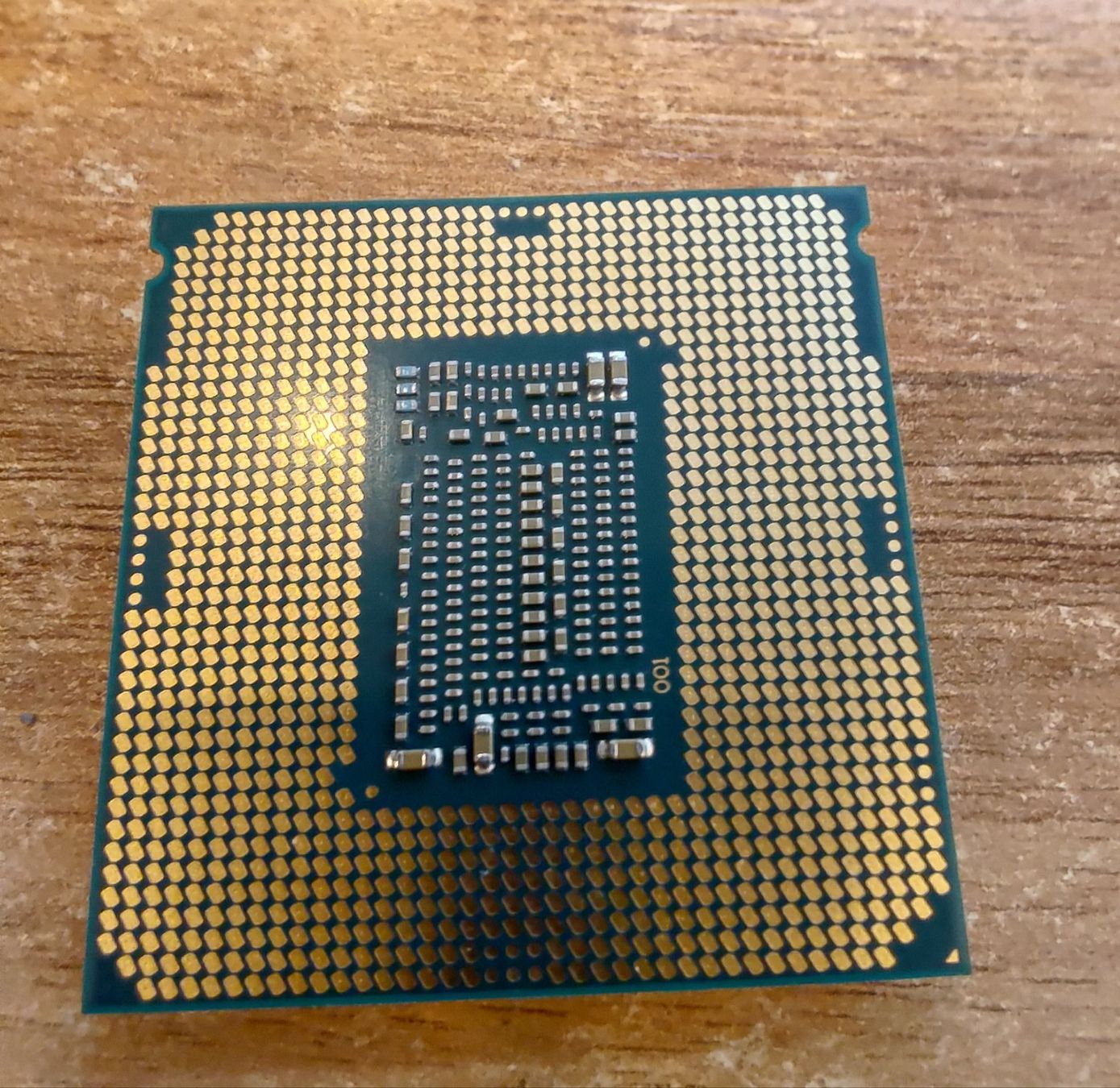Intel Componenti elettronici: Xeon E3 2176G 6 Kerne 3.70 GHz Cache: 12 MB – Usato da Zürich venduto da Drwatson 1