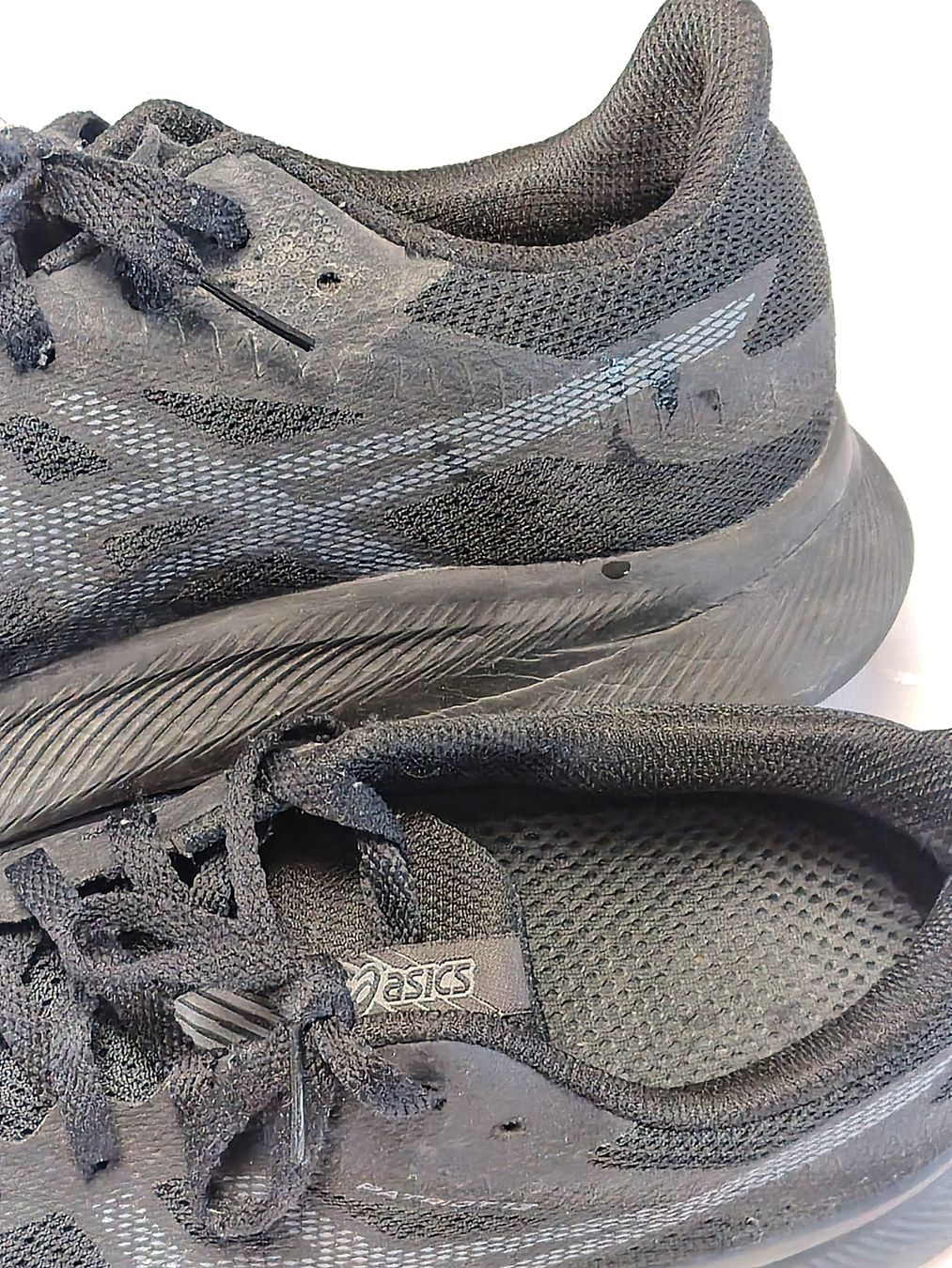 Asics Scarpe da uomo: schwarze Asics Schuhe Gr. 44.5 – Usato da Brüttisellen venduto da kikaninchen79 6