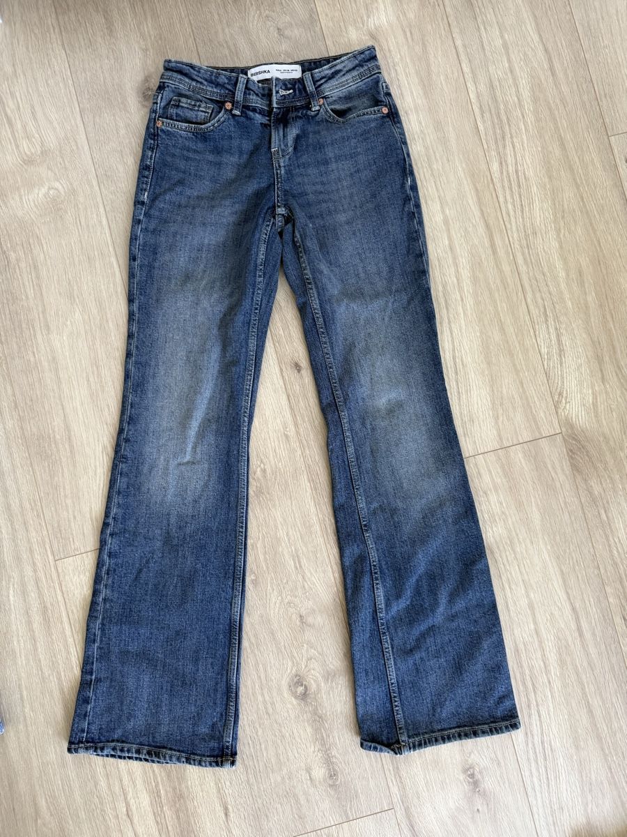 Bershka Lotti & Set di vestiti: Damen Jeans Bundle mit 6 Paar Jeans - Neu!  – Nuovo (secondo la descrizione) da Steffisburg venduto da tschakusei 3