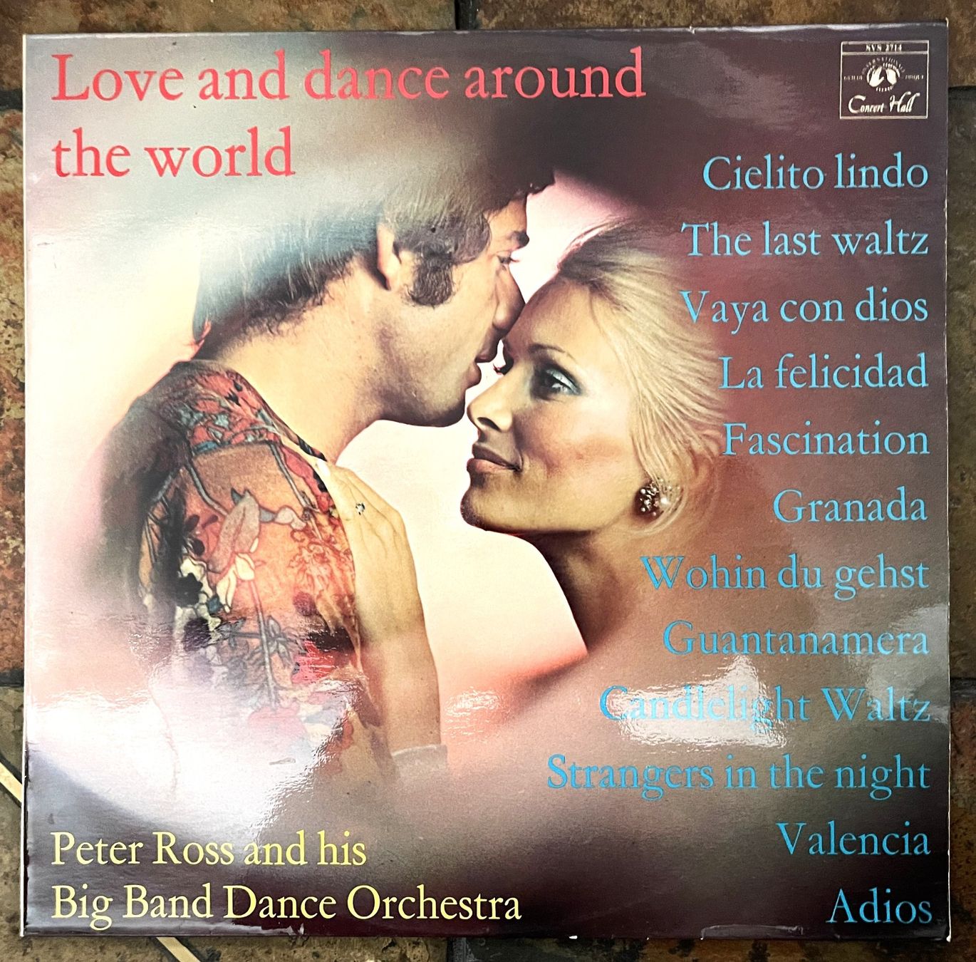 Schallplatten: Love And Dance Around The World Vinyl – Gebraucht aus Oftringen von vuc_frq6