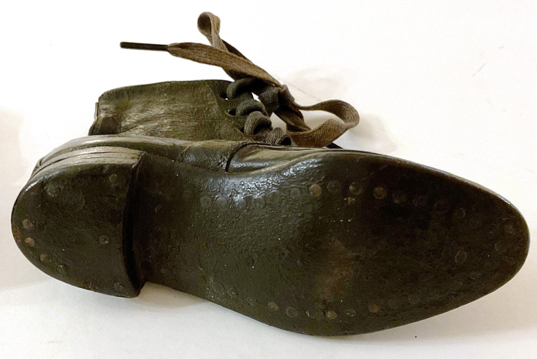 Scarpe da donna: Ein Paar antike Musterschuhe – Usato da Pfungen venduto da Doku7 4