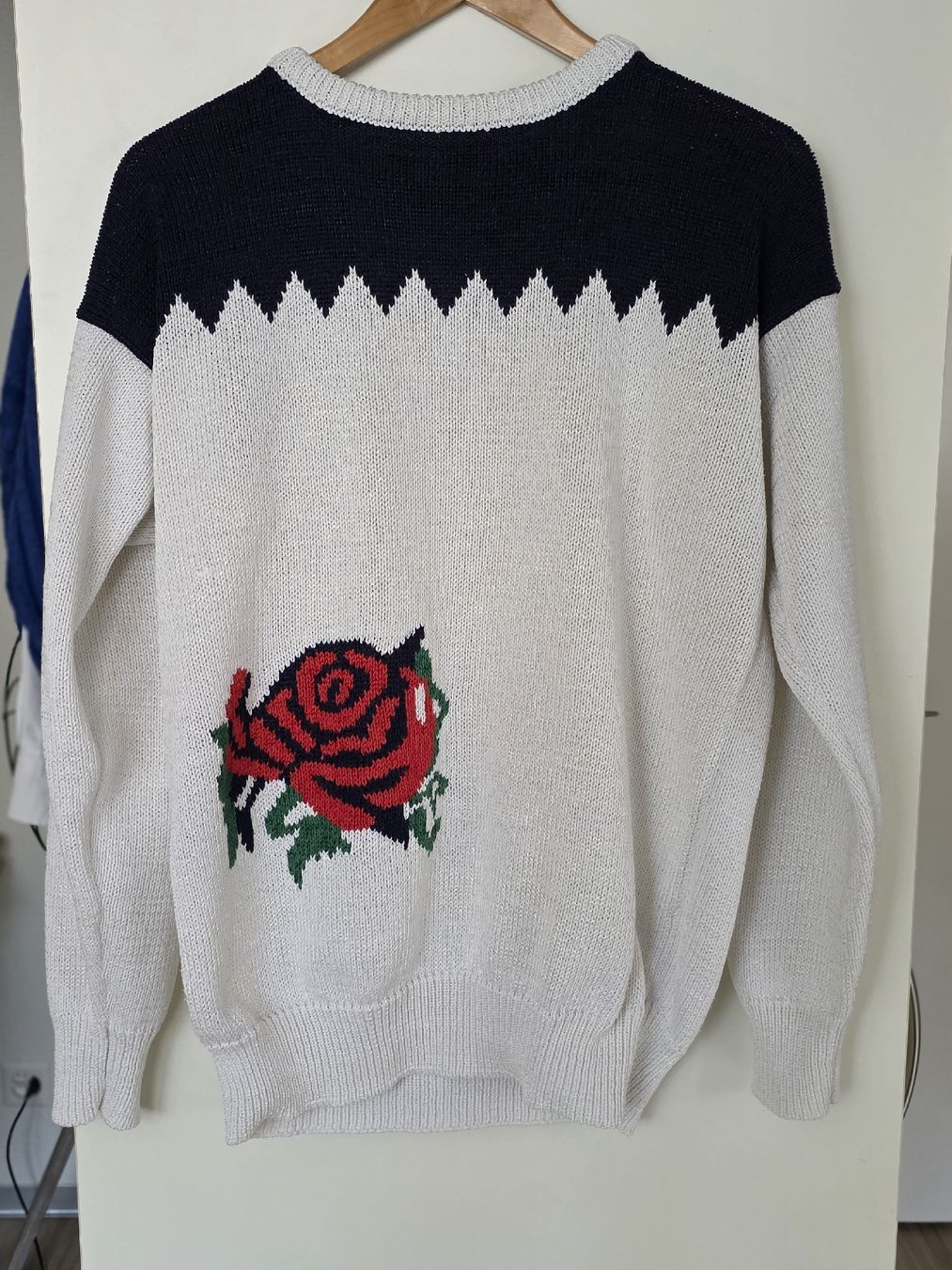 Maglioni & Felpe: Vintage Pullover – Usato da Interlaken venduto da NataliiaS