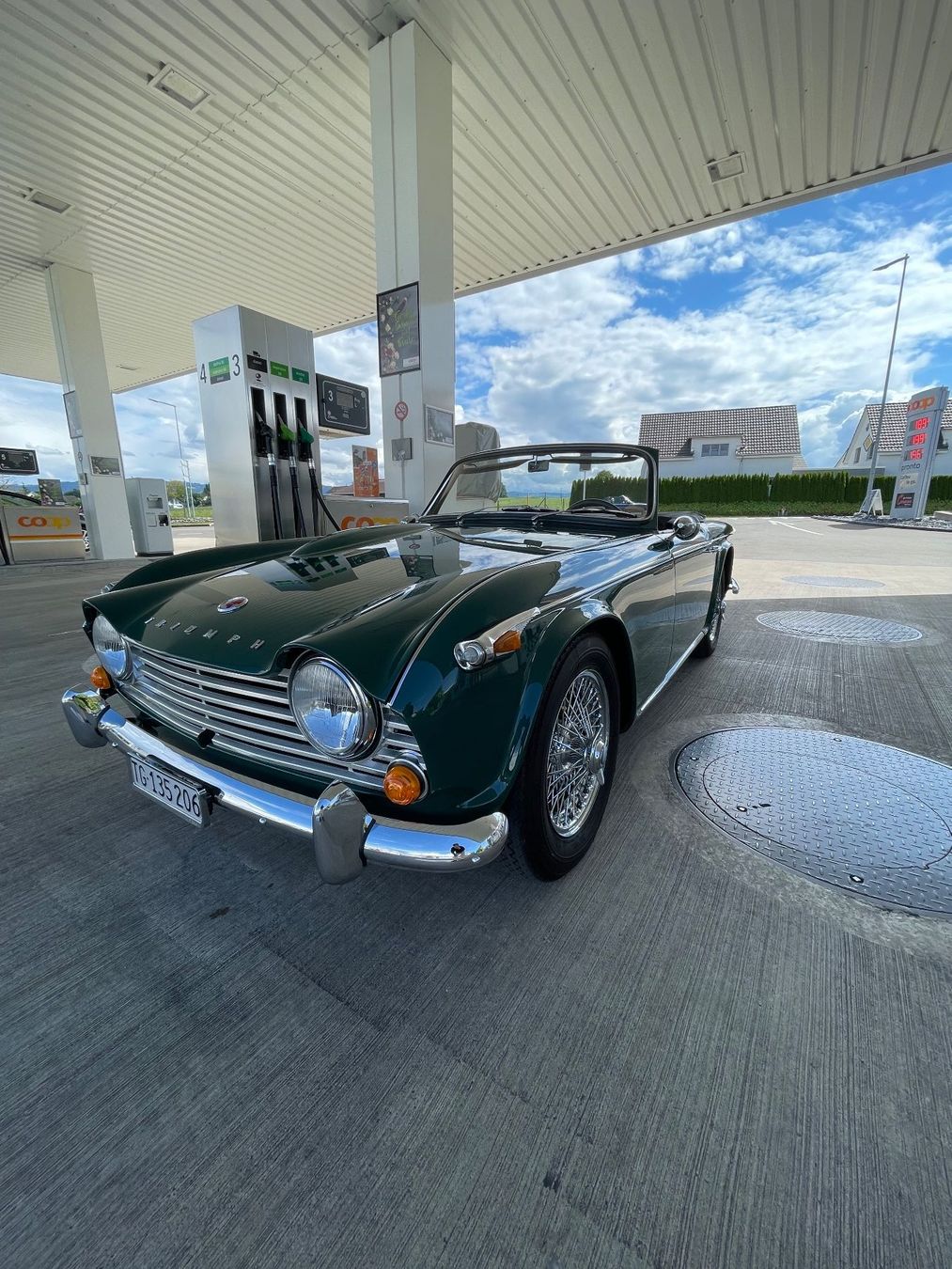 Triumph Automobili: Triumph TR4A – Usato da Zürich venduto da rafi121 1