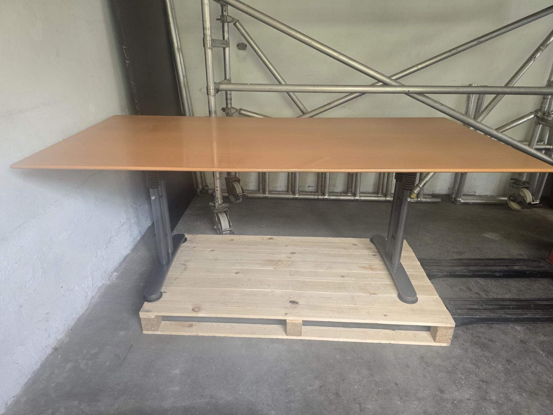 Bureaux: Schreibtisch – D'occasion à Uerkheim par mat_zv6v