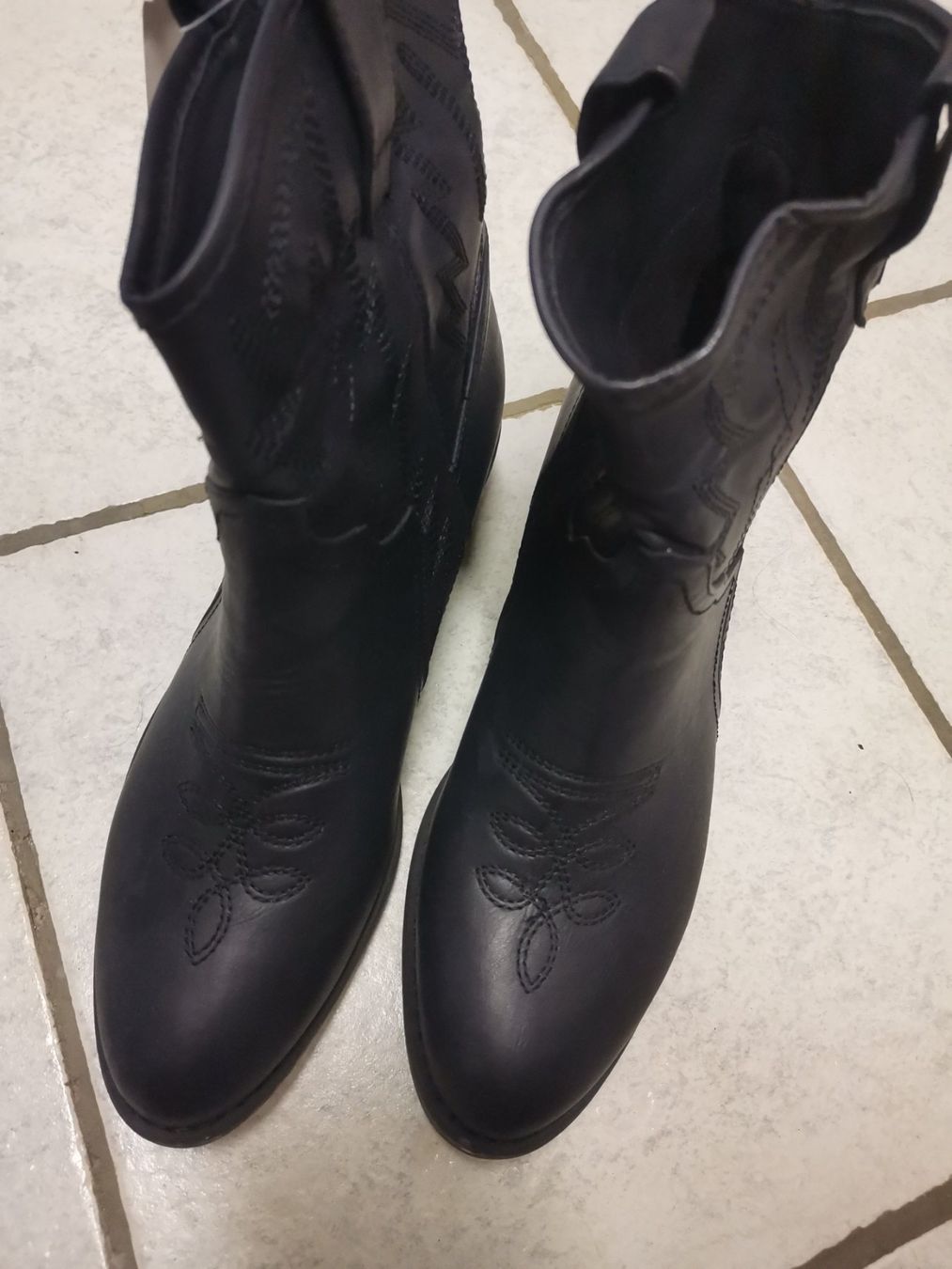 Damenschuhe: Stiefel Gr. 40 – Neu (gemäss Beschreibung) aus Therwil von JeannysTrendStyle 1