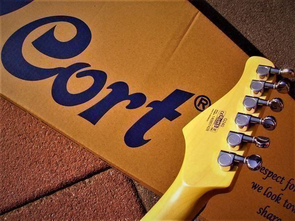 Cort Strumenti musicali: Elektrische Gitarre CORT Modell  G-240 – Nuovo (secondo la descrizione) da Wöschnau venduto da Musikhaus-Luethy5012 5