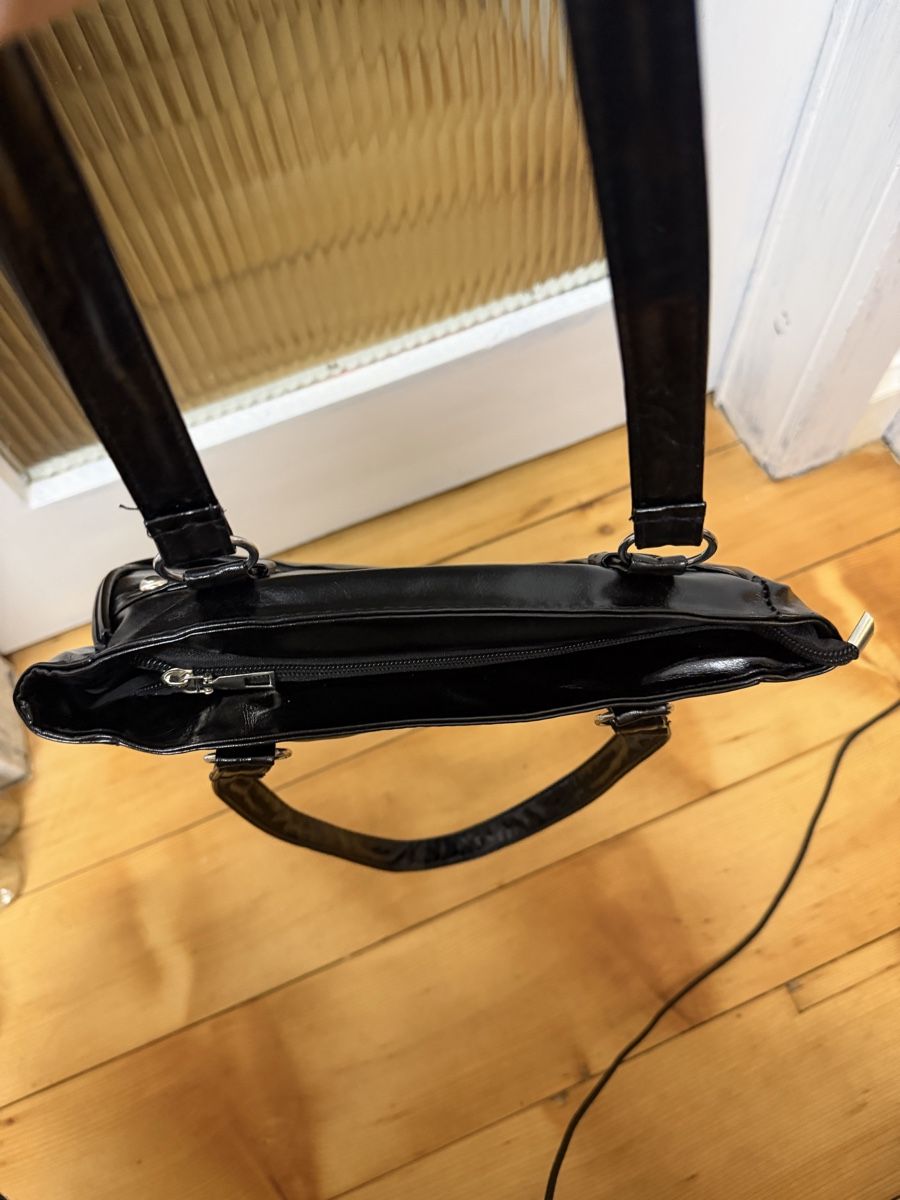 Borse da donna: Schwarzer Handbag – Nuovo (secondo la descrizione) da Basel venduto da lil_c6hw 3