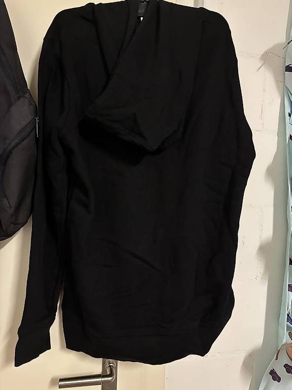 Maglioni & Felpe: Calvin Klein hoodie – Usato da Oberdiessbach venduto da shan26 1