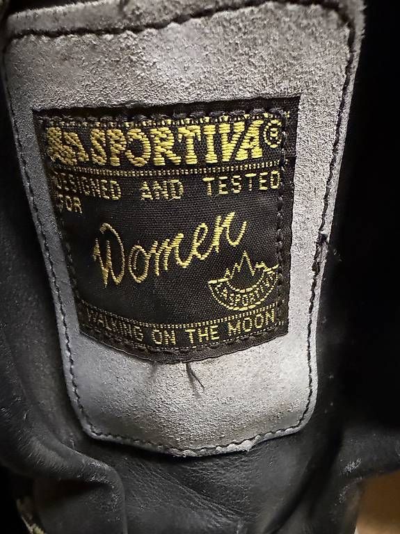 Scarpe da uomo: Bergschuhe leicht gebraucht – Usato da Herrenschwanden venduto da pet_7vwf 2