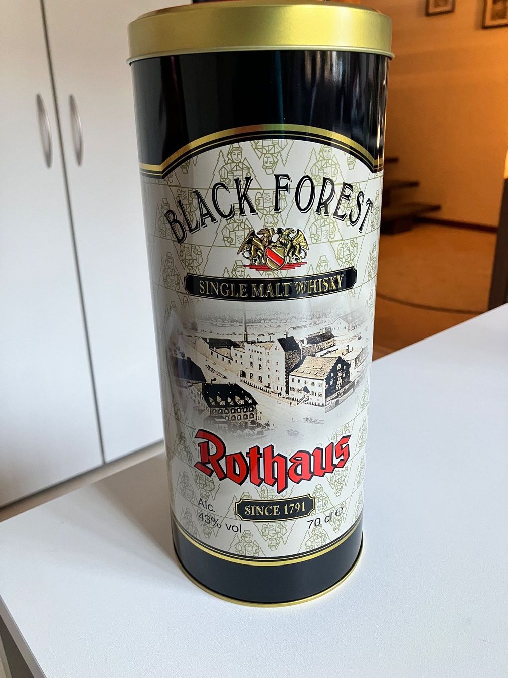 Toutes les décorations: Whisky Single Malt Büchse – D'occasion à Bättwil par Profi44