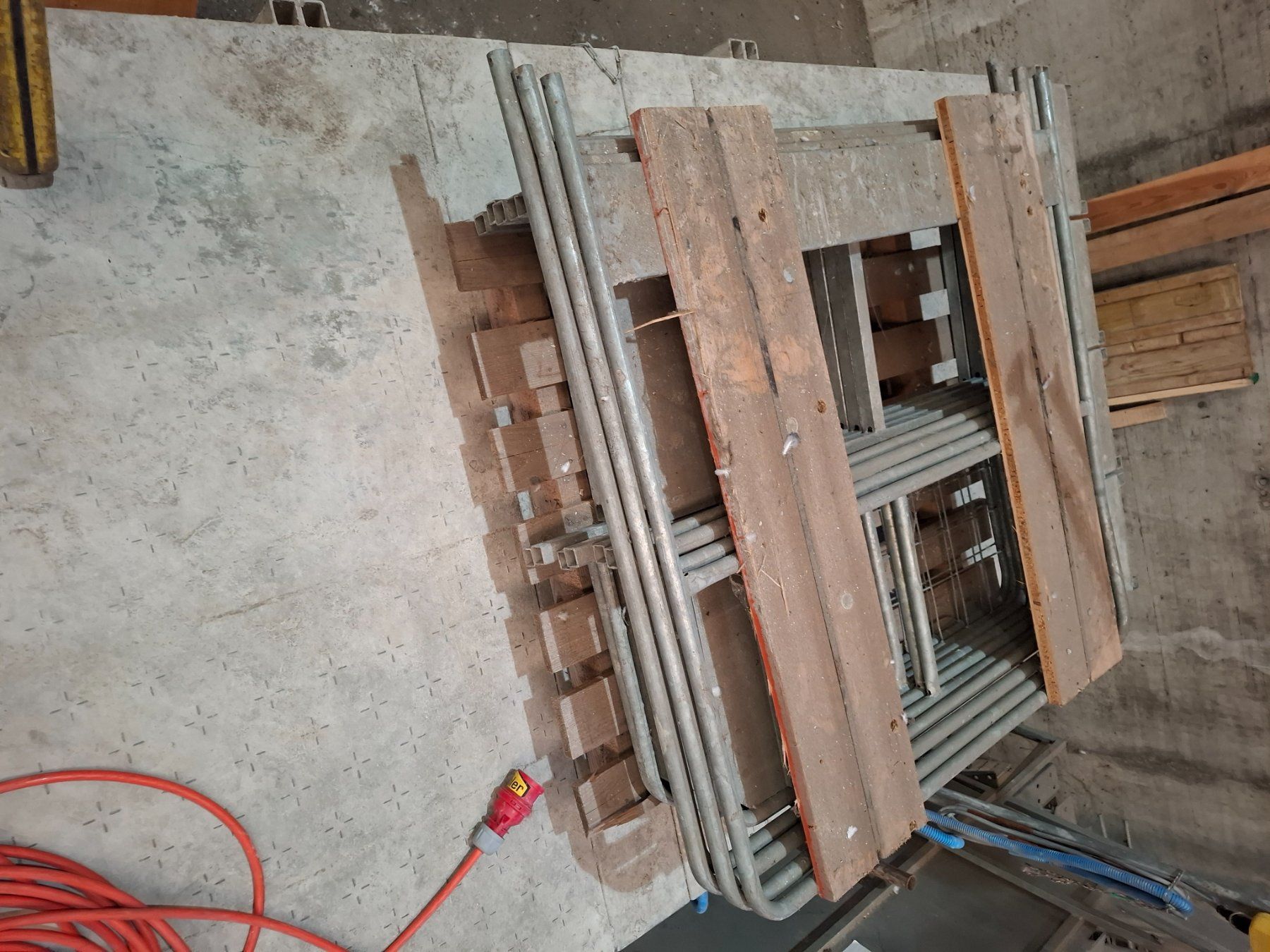 Gerüste: 1x Layherr MauerArbeitsbühne MB 3000 – Gebraucht aus tamins von MagazinGRZH 6