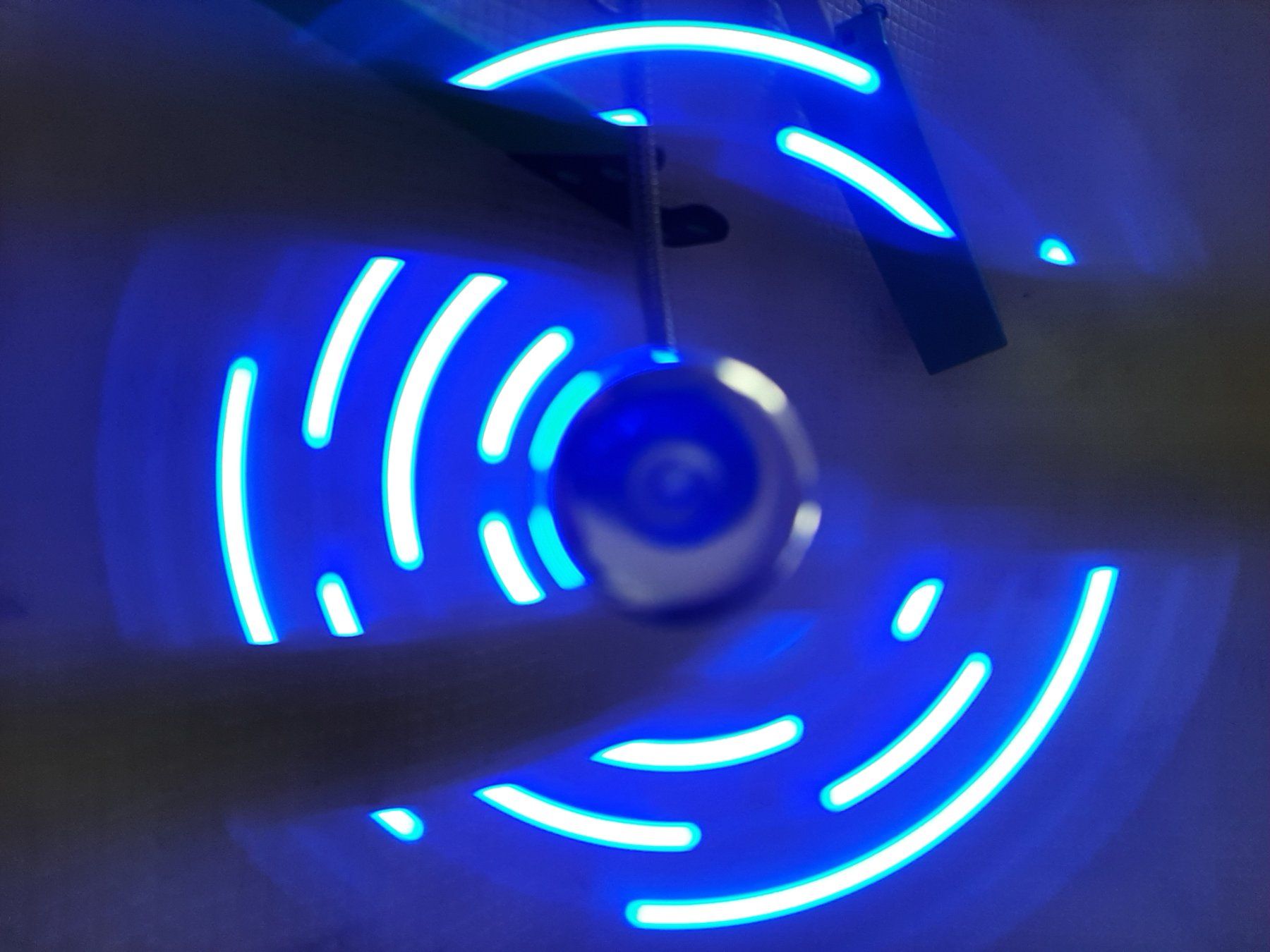 Ventilatori: USB LED FAN, Ventilator, 5 LED's mit blauem Matrix-Effekt – Nuovo e nell'imballaggio originale da Zürich venduto da Zurich 5