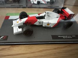 Formel 1 1:43 Fahrzeug inkl. Plexiglas Vitrine ab 19.-