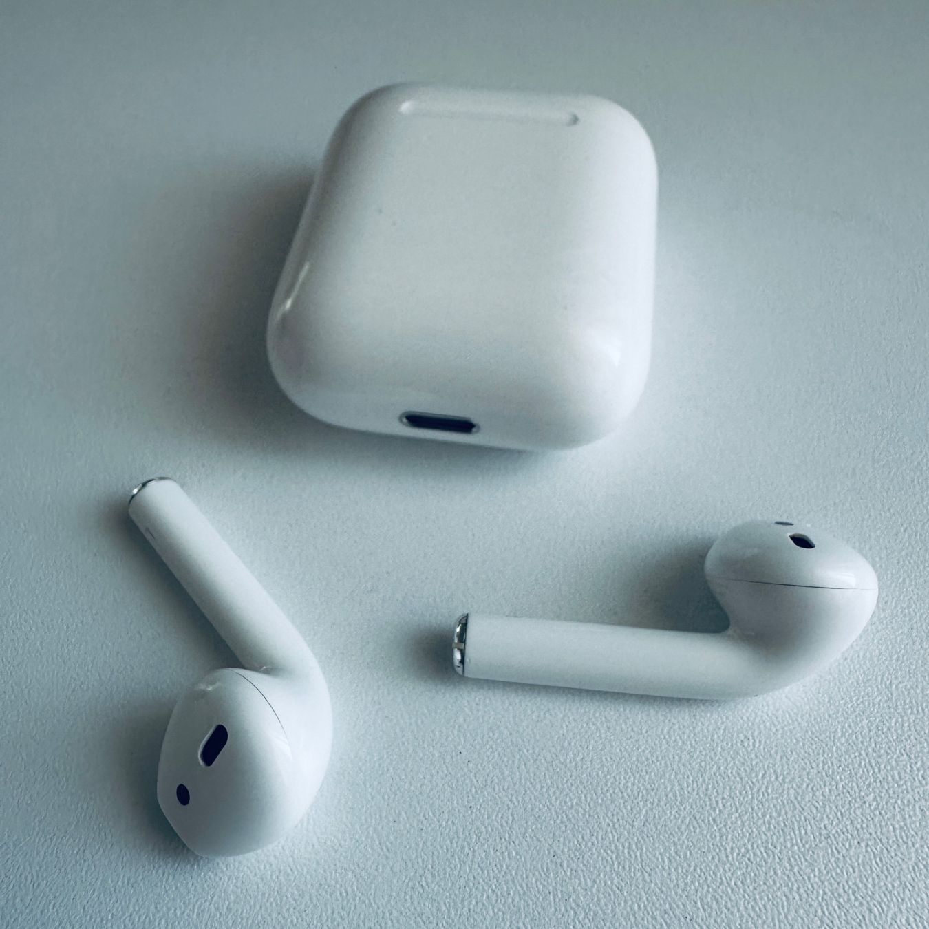 Apple Cuffie: Original Apple AirPods 2 Kopfhörer Wireless Lightning Kabel – Usato da Basel venduto da MY.AIRPODS.SHOP 5