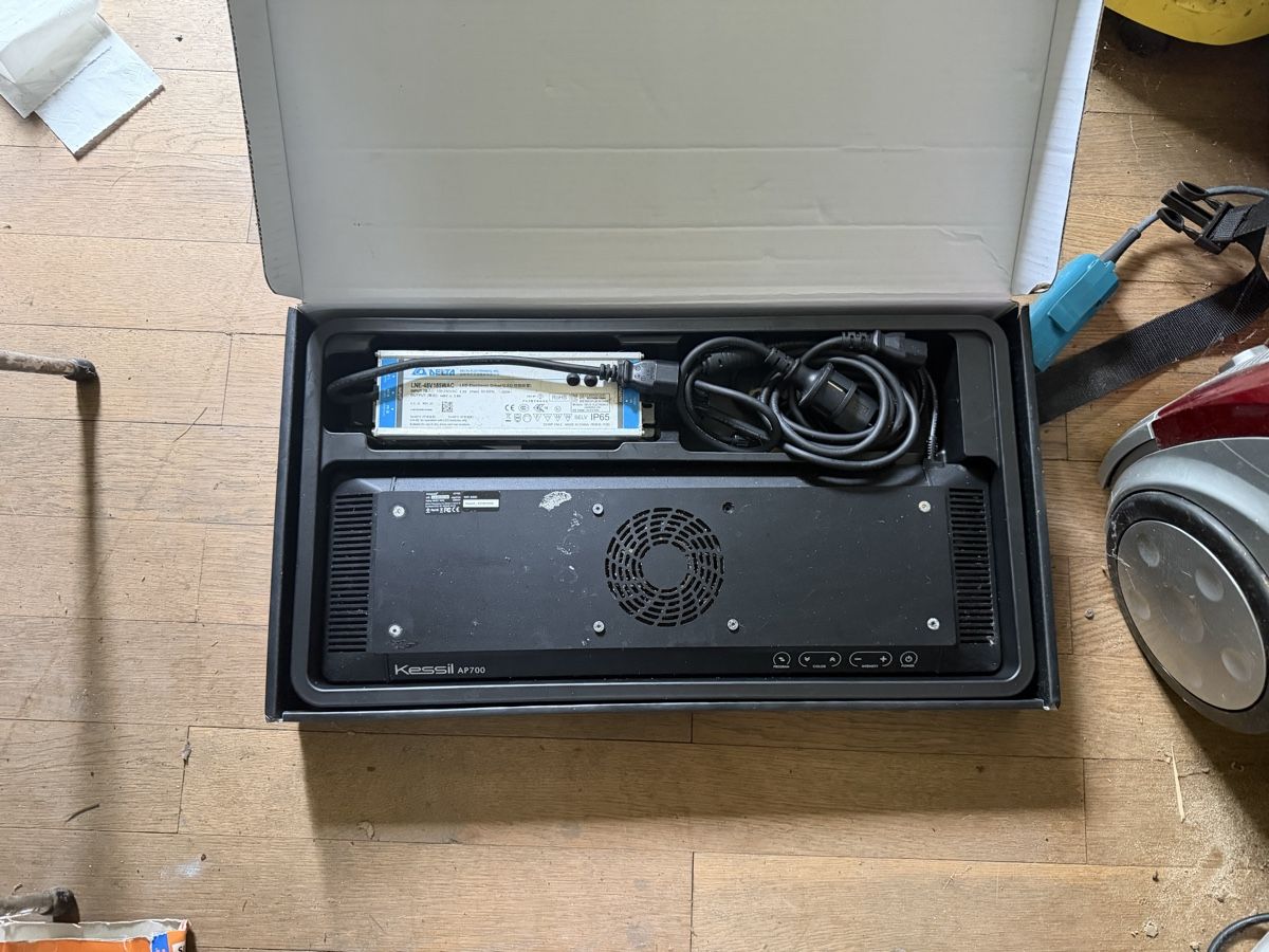 Aquarium: Kessil ap700 mit Ersatz Netzteil – Gebraucht aus Zürich von D.Erpalak