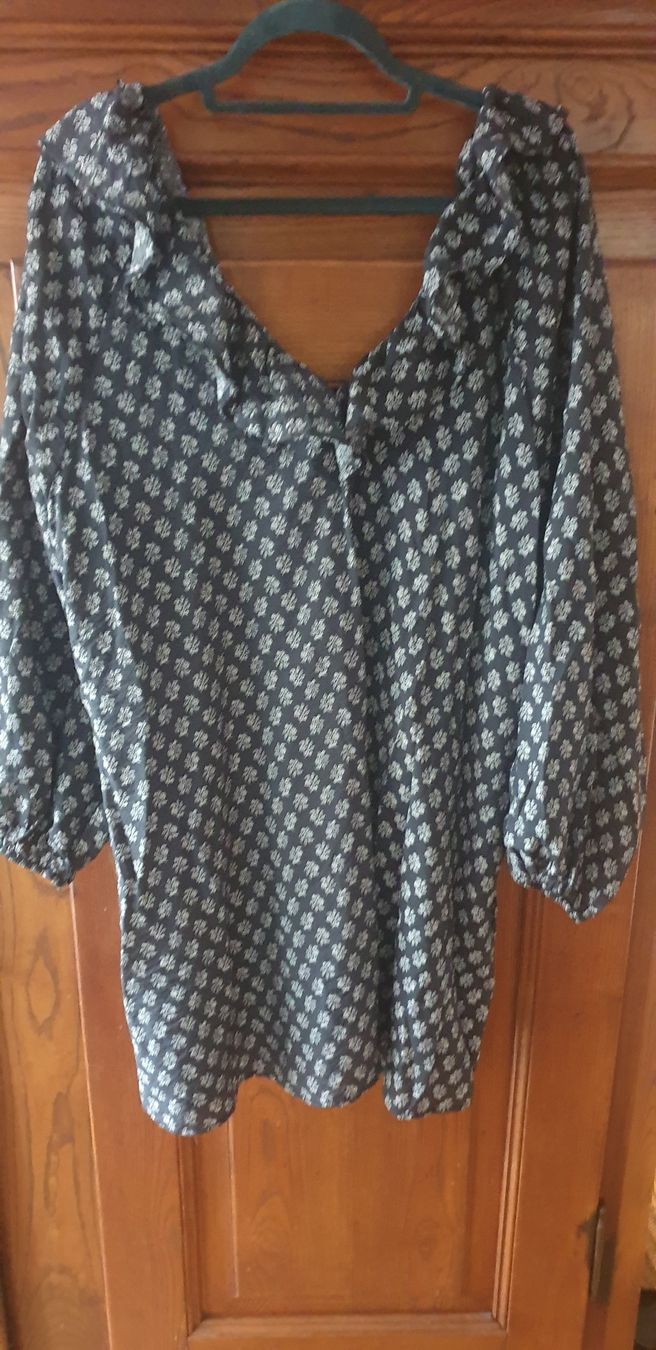 Robes: Kleid  – D'occasion à Clarens par fur_bxq2