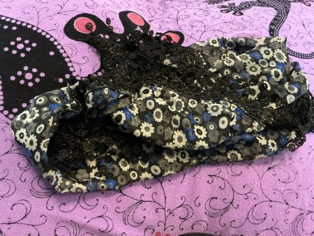 Schicker Damen Schal mit Blumenmuster und Spitze