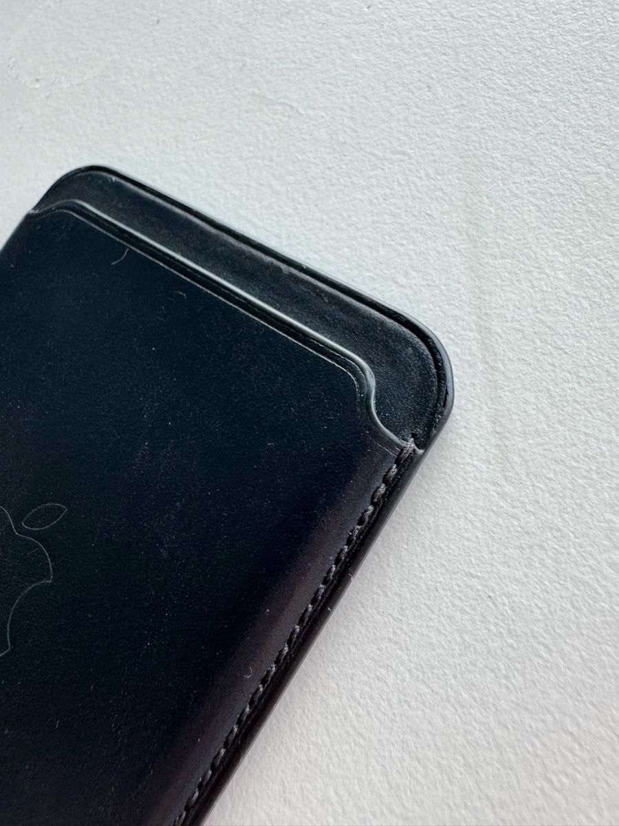 Apple Cover & Protezioni schermo: Magsafe Wallet Apple – Usato da Zufikon venduto da joelle111 1