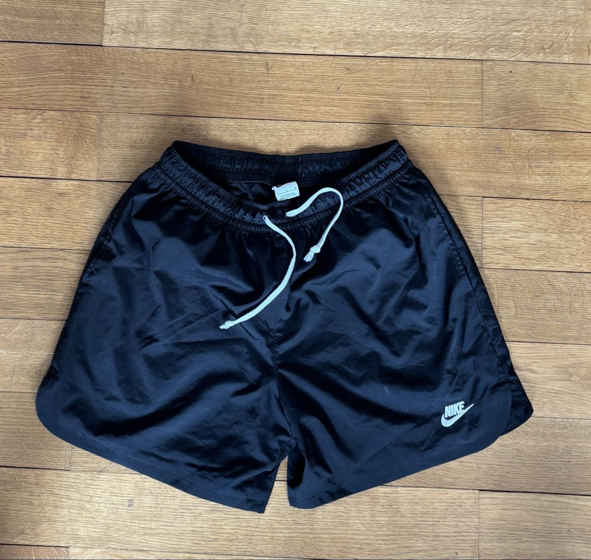 Nike Pantalons: Nike Shorts L – D'occasion à Basel par mein__flohmi