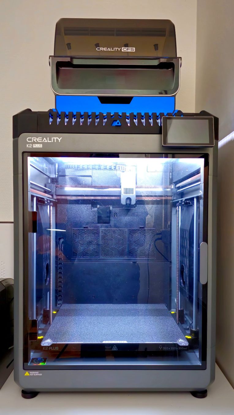 Creality Imprimante 3D: CREALITY K2 PLUS + RISER V4 + DX2C + FILAMENTS – D'occasion à St. Gallen par Cat_s