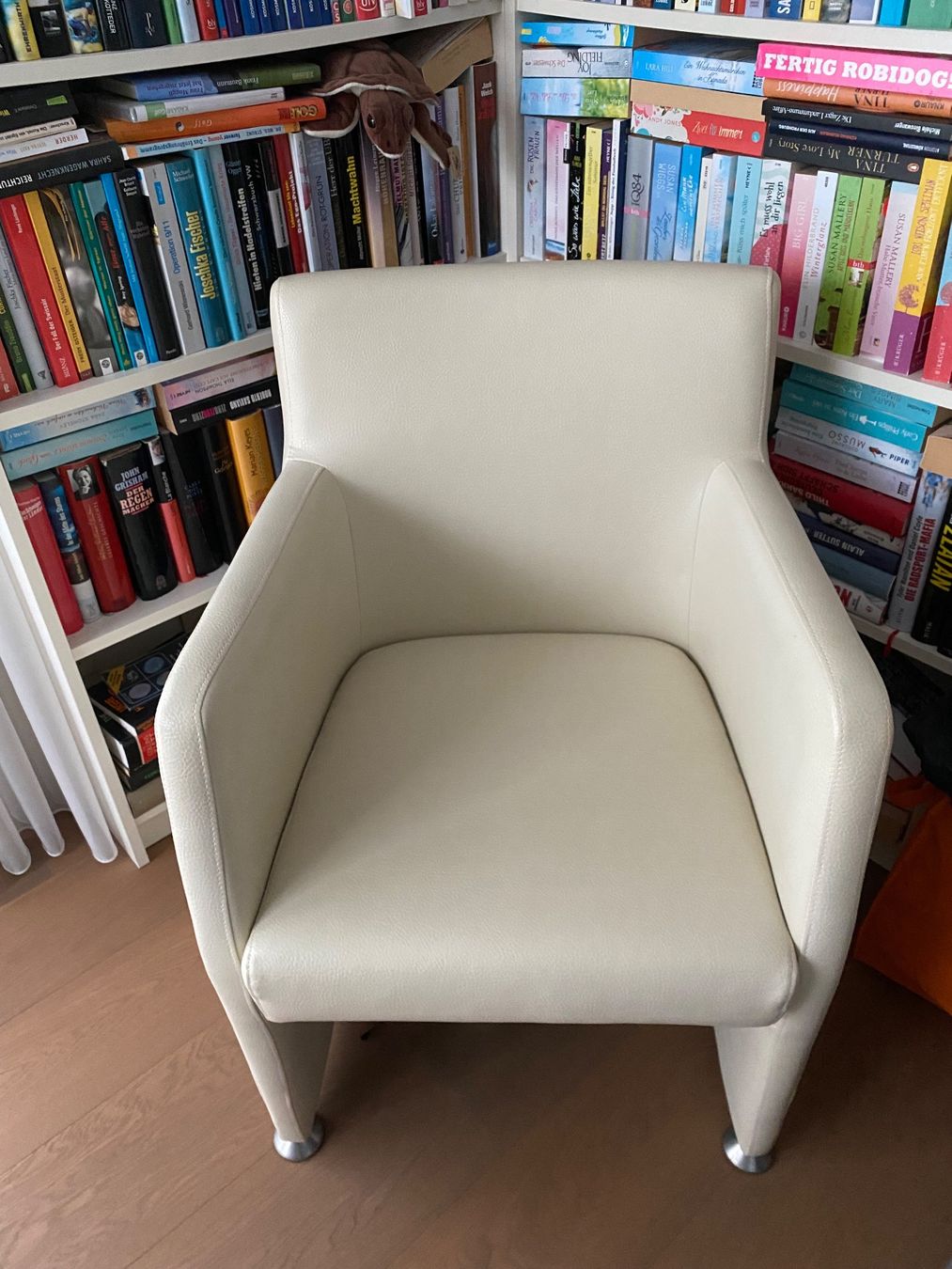Poltrone: 2 Bequeme Sessel aus Kunstleder beige – Usato da Galgenen venduto da See04