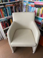 2 Bequeme Sessel aus Kunstleder beige