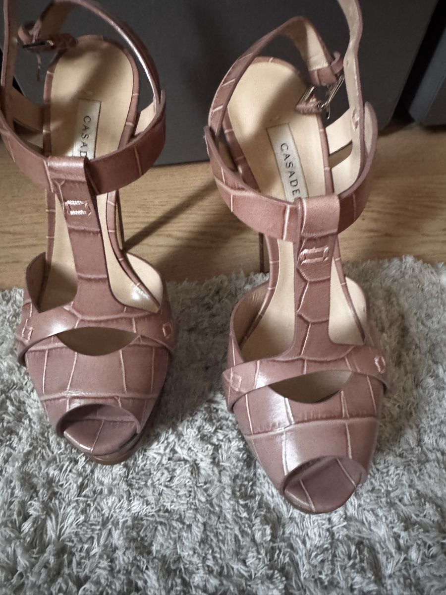 Casadei Scarpe da donna: Casadei Sandalen, Gr. 38 last price – Nuovo (secondo la descrizione) da Münchenstein venduto da By.gabriela.v 2