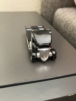 Schwarzer Hot Wheels Truck