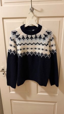 H&M Knit Sweater, Ski-themed