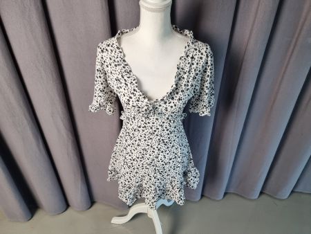 Schwarz-weisses Kleid