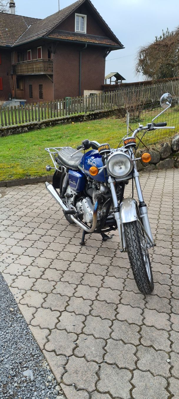 Norton Route: Norton Commando 750 MK2 – D'occasion à Rotkreuz par EstherW01 2