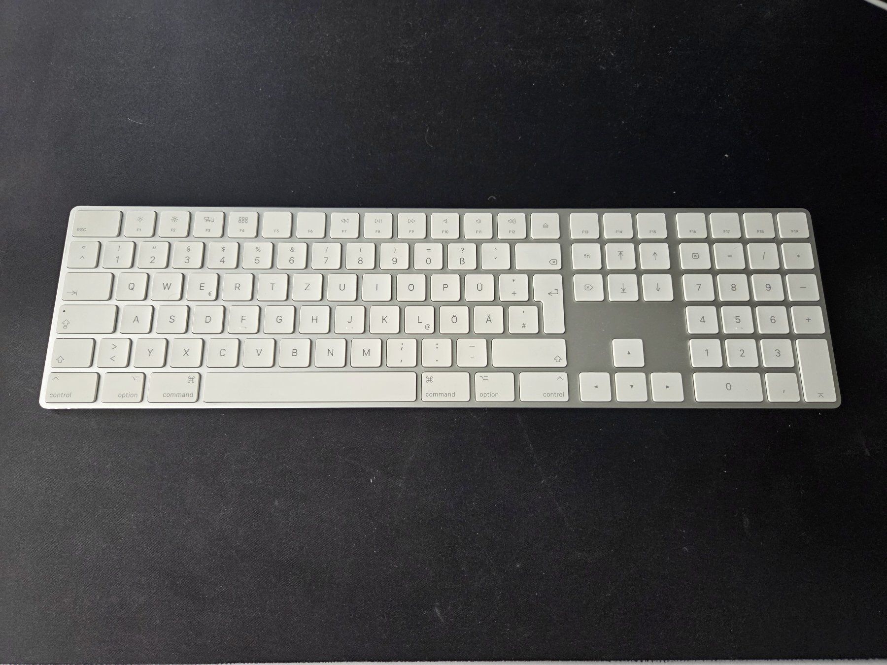 Apple Tastiere: Apple Magic Keyboard mit Ziffernblock – Usato da Bremgarten AG venduto da joker_eat_world