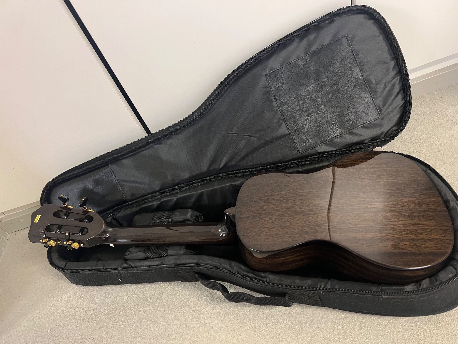Kai Ukulele Strumenti musicali: Ukulele Kai mit Tasche guter Zustand – Nuovo (secondo la descrizione) da Auslikon venduto da Jens0607 2