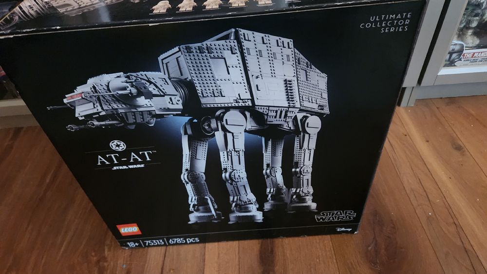 Lego Star Wars UCS AT-AT 75313 1