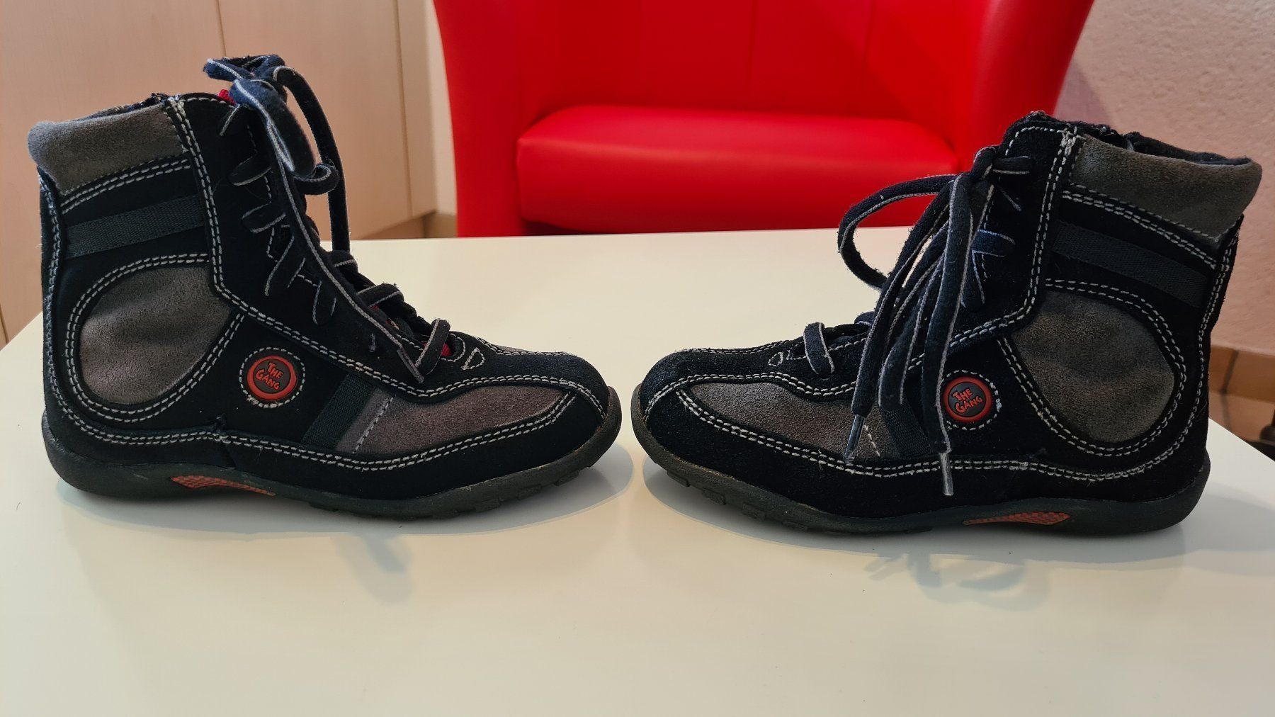 Scarpe per ragazzi: Schuhe Jungs Grösse 30 – Usato da Obergösgen venduto da schesom
