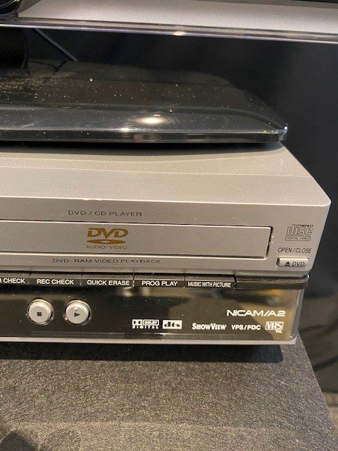 Panasonic Lecteur multimedia & Streamer: Philips TV mit DVD Video Kombi – Neuf (Voir description) à Würenlingen par Schneiderhifi 6