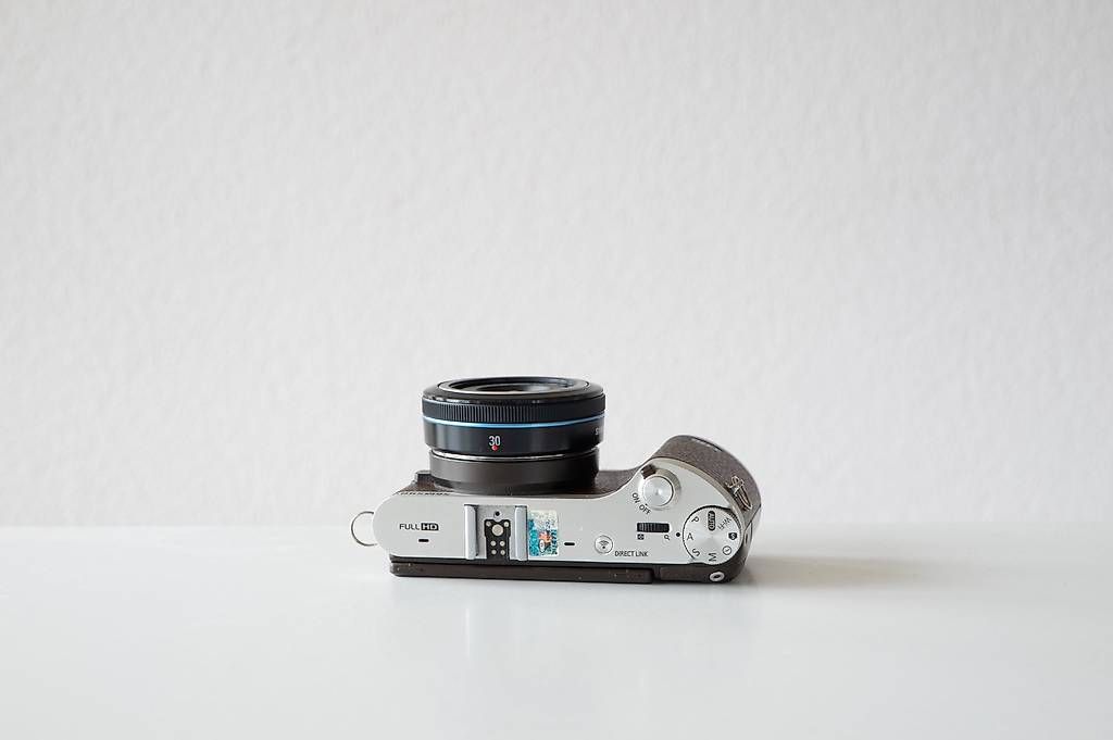 Samsung Fotocamera: Samsung NX300 + 30mm f2 – Usato da Urdorf venduto da MagneBesase 4