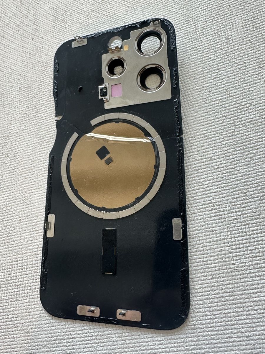 Apple Telefoni cellulari / Smartphones: iPhone 15 Pro Rückseite, defekt, Originalteil – Difettoso da Fahrni b. Thun venduto da familymadech 5