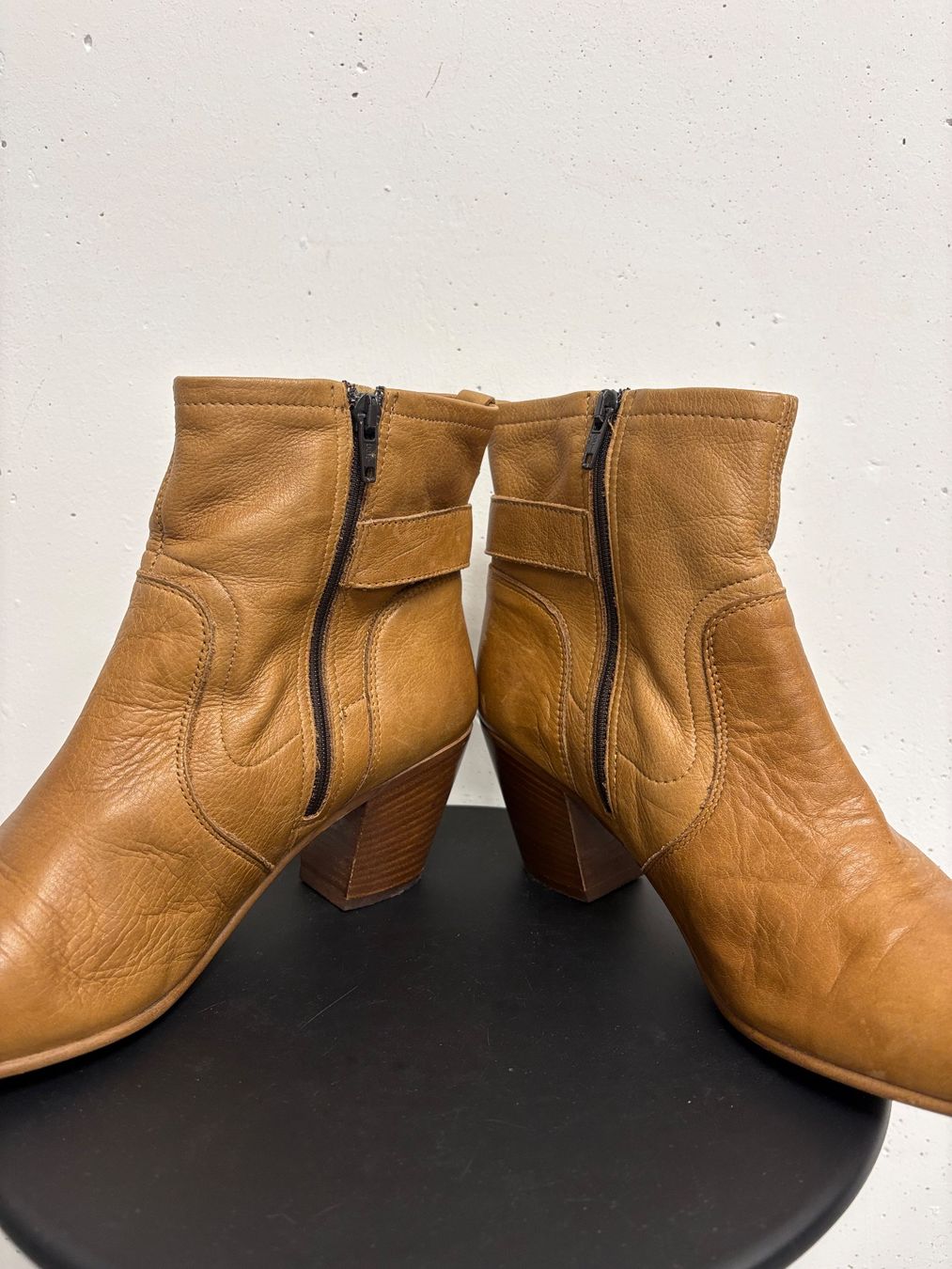 Bugatti Scarpe da donna: Bugatti Braune Lederstiefeletten Gr. 41 – Usato da Regensdorf venduto da secondchancefashion 3